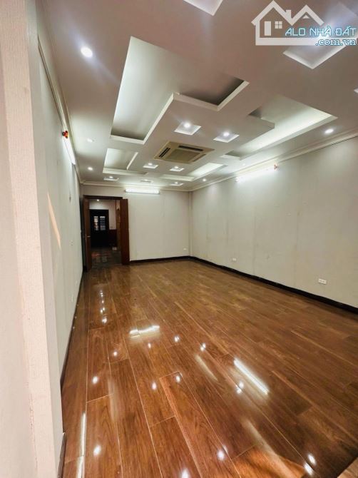 SIÊU PHẨM-LINH LANG- DT 100m-7 TẦNG THANG MÁY - MT 4,5m-GIÁ  48,5 TỶ  HAI THOÁNG TRƯỚC SAU - 7