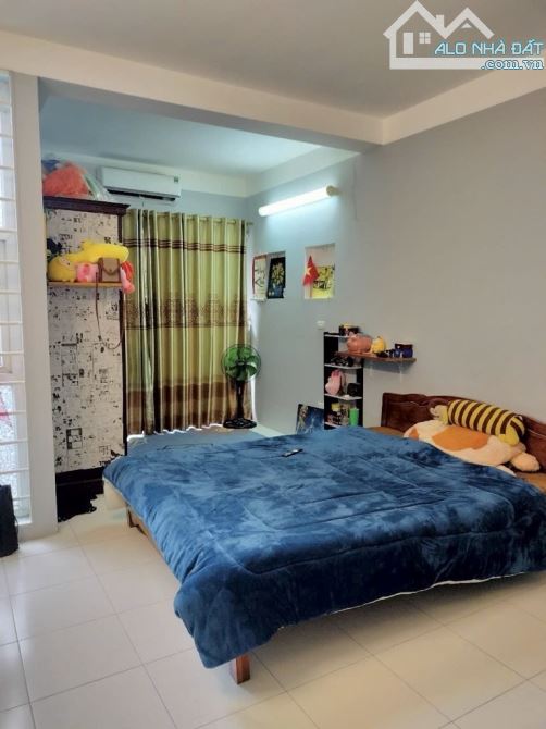 BÁN GẤP NHÀ NGỌC LÂM- LÔ GÓC-70m2-MT 5,6M- 3 Mặt thoáng chỉ 9,7Tỷ Tl - 8