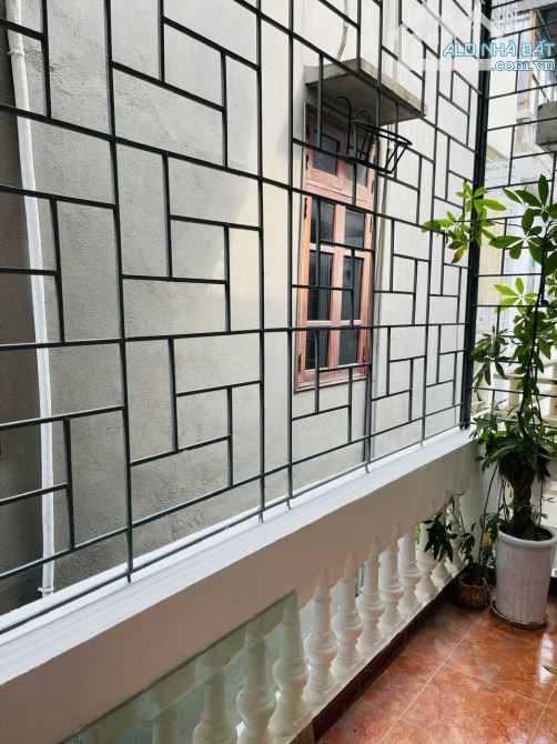 NHÀ TÔ HIỆU HÀ ĐÔNG GẦN CHỢ HÀ ĐÔNG, MUÔN VÀN TIỆN ÍCH DT 43M HƠN 8 TỶ - 9