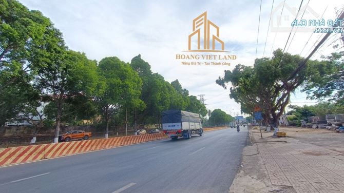 BÁN NHÀ MÊ MẶT TUỀN ĐƯỜNG PHẠM VĂN ĐỒNG - DT: 4c50m - H: NAM - TC: 100% - 5,1 TỶ - 9