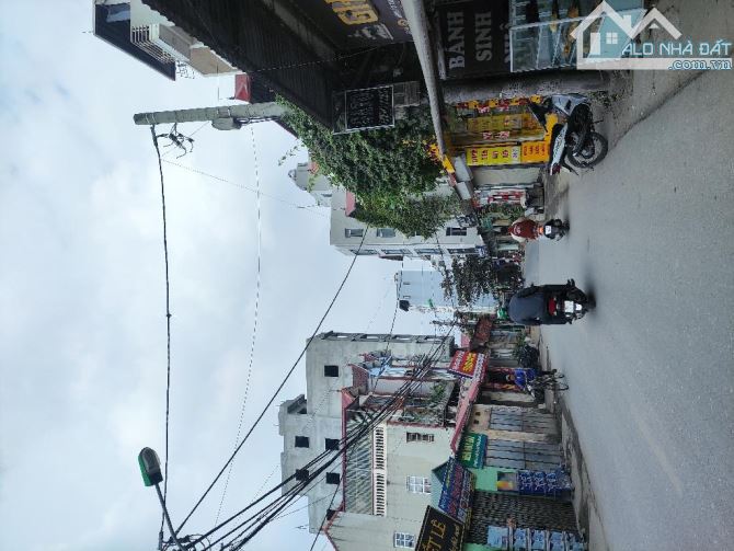 Bán đất sẵn nhà cấp 4 có gác xép tại Miêu Nha, kinh doanh, 3 ô tô tránh nhau - 1