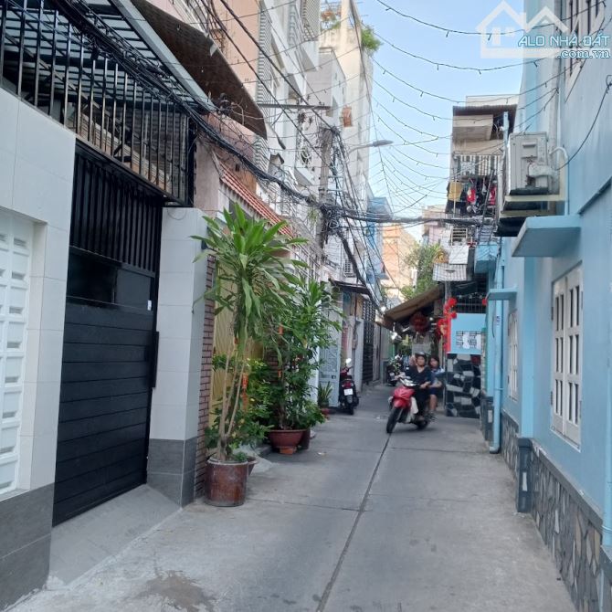 Bán nhà 2 tầng (5x18) Trường Chinh - Hẻm xe hơi KIA, 20m ra mặt tiền - 6.x tỷ - 1