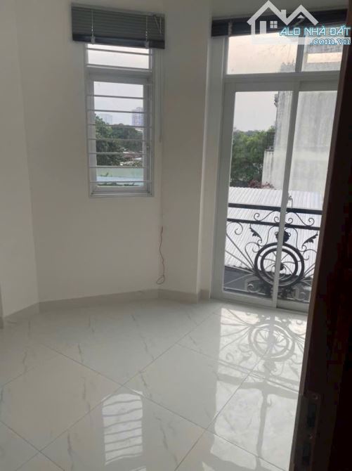 💥✨🏠NHÀ 3 TẦNG 2 MẶT THOÁNG HẺM 5M XE HƠI ĐỖ CỬA.NỘI THẤT ĐẸP - CHO THUÊ 13TR HĐ CÒN 1 NĂ