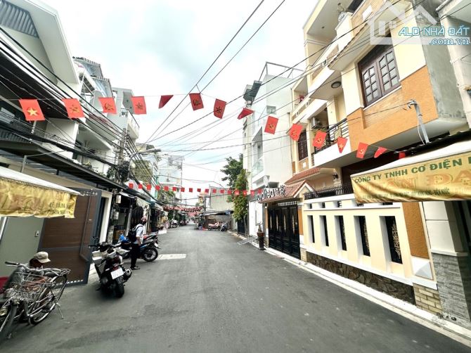 Bán nhà mới, Phường Tân Kiểng. 100m2 - ngang 5m - mặt tiền nhựa 8m
