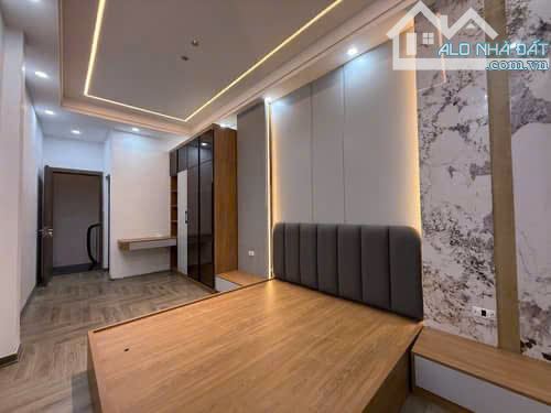 Bán nhà Thịnh Quang, Đống Đa, Hà Nội. DT 37m2, xây 4 tầng, full nội thất. Giá nhỉnh 7 tỷ
