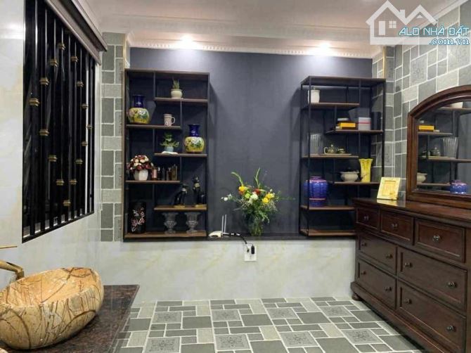 SIÊU PHẨM KIM GIANG - PHÂN LÔ ÔTÔ 7 CHỖ VÀO NHÀ -THANG MÁY - NHÀ ĐẸP DÂN XÂY CHẮC CHẮN