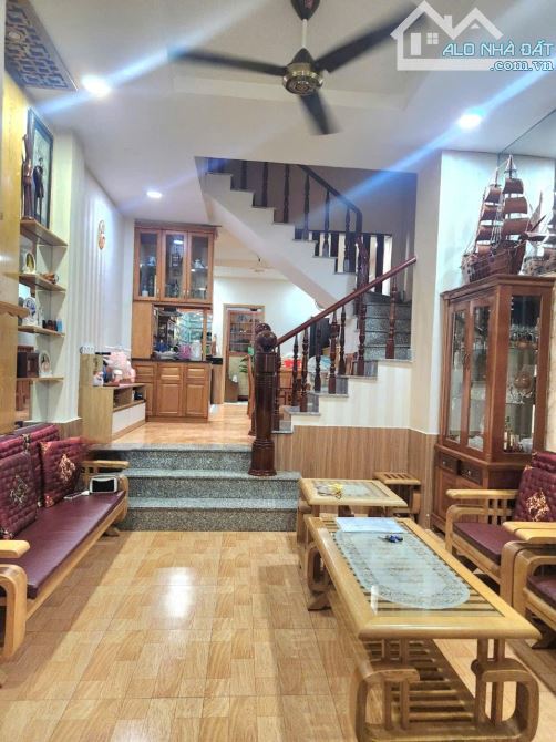 Bán Nhà Đẹp, Hẻm Xe Hơi, Quận 3, 53m2, 4 Tầng, Tặng Nội Thất, Chỉ 11 Tỷ 3, CMT8, Phường 10