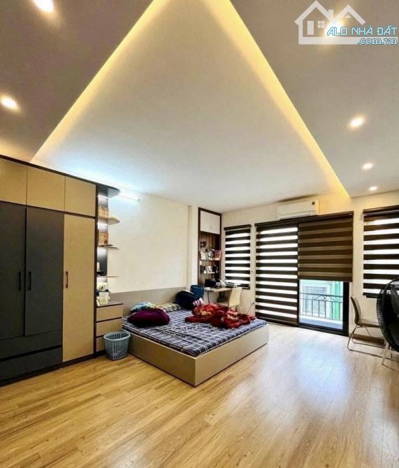 BÁN NHÀ PHÂN LÔ CẦU GIẤY – 45M², 6 TẦNG THANG MÁY – Ô TÔ TẢI TRÁNH – KINH DOANH & Ở ĐỈNH