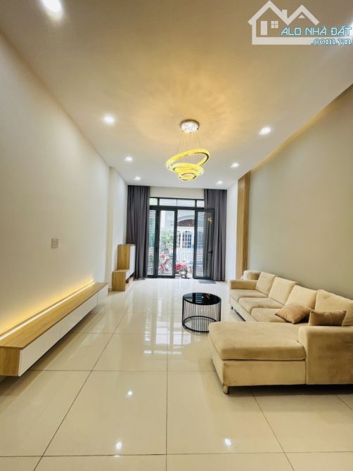 Bán nhà mặt phố Trường Thọ, Thủ Đức, 63m2, 6.2 tỷ, 3 tầng
