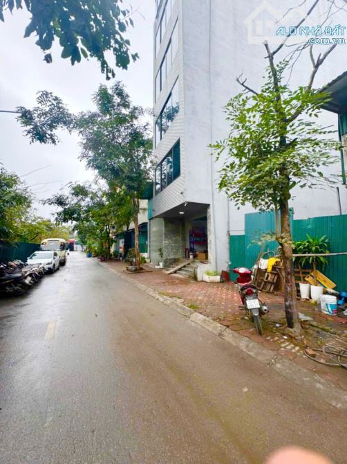 PHÂN LÔ, VỈA HÈ, 3 Ô TÔ TRÁNH, TĐC THẠCH BÀN, LONG BIÊN, DT 85 M, mt 5 m, GIÁ 13 TỶ7, VIEW