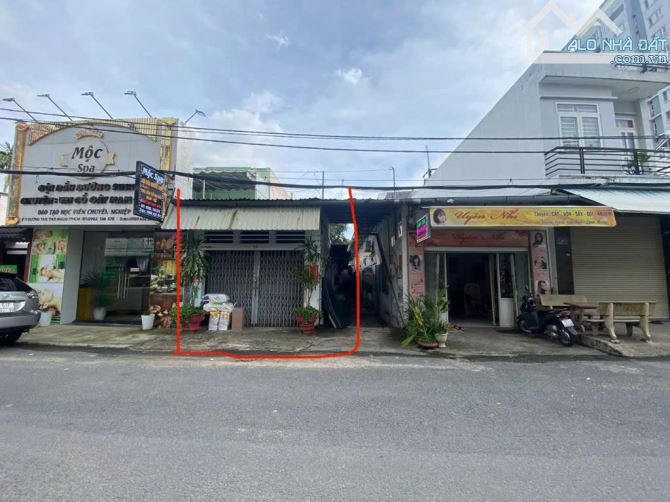 Cần bán gấp nhà mt đường Thới An 15, 4x20m giá chỉ 10,6 tỷ TL.