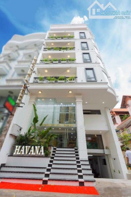 Bán Tòa Văn Phòng Mặt Phố Phù Đổng Thiên Vương, Hai Bà Trưng DT 197m2, 9T, MT 8.8m