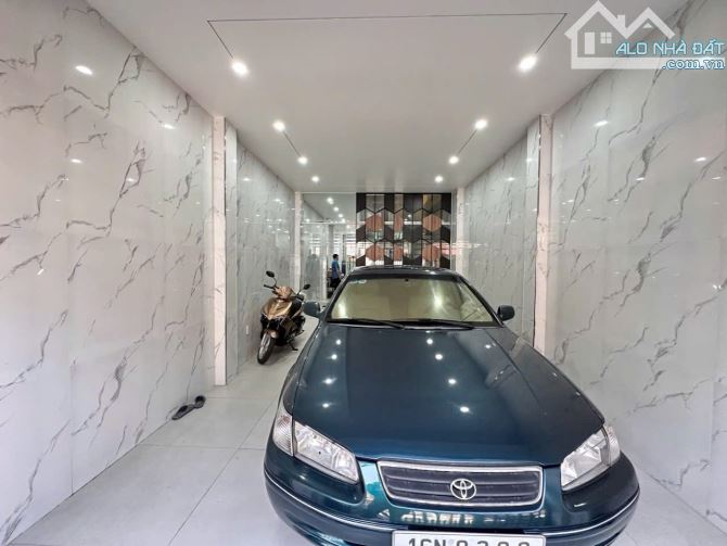 Bán nhà đẹp ngõ 7m phố Tôn Đức Thắng. Thang máy. Dân xây