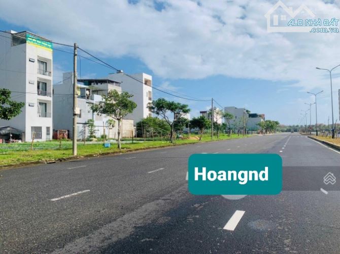 Góc 2 mặt tiền đường Minh Mạng - Đạm Phương