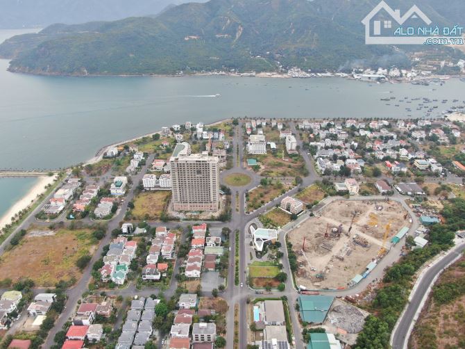 Bán lô góc duy nhất hai mặt tiền đường 21m giá chỉ 80tr/m2 khu đô thị An viên