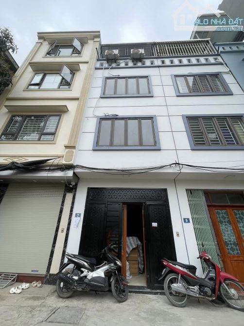 Chính chủ gửi em bán căn nhà dân xây 3.5 tầng, 4 phòng ngủ, full nội thất tại Kim Hoàng