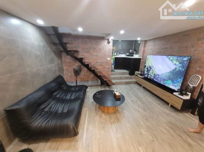 CHỈ 4 TỶ CÓ CĂN NHÀ 35M HỘ KHẨU BA ĐÌNH