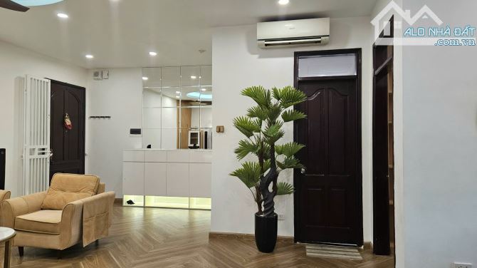 CH 116m2 3n2vs - 7tỷ Tòa 18T KĐT Trung Hòa Nhân Chính, full nội thất + điện tử ở luôn