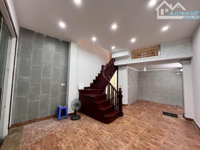bán nhà phố Lê Lợi Phường Quang Trung Hà Đông, mặt tiền tốt, gần chợ Hà Đông