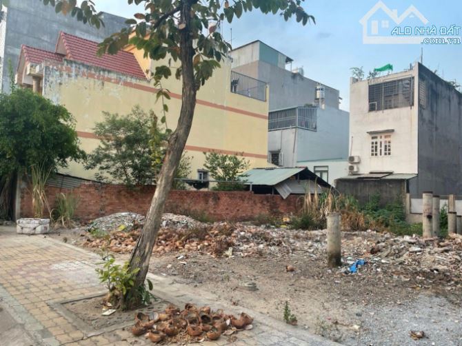 Chủ bán lô đất 100m2 hẻm ô tô Lê Văn Việt, Quận 9, gần trường Sư Phạm