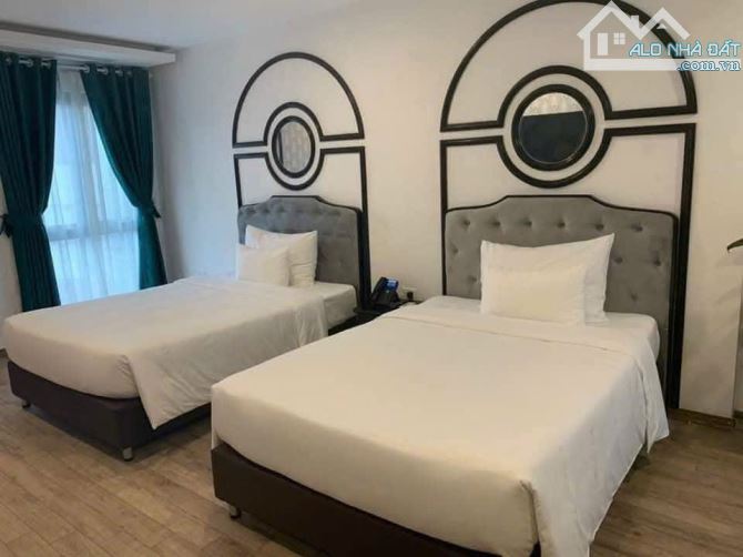 Bán gấp khách sạn Nguyễn Thị Định 520m2 xây 9 tầng mặt tiền 15m giá 250 tỷ Cầu Giấy