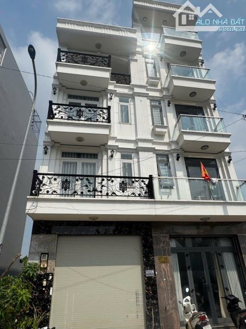 Ngay Nguyễn Văn Quá. 5 Tầng 220m dtsd. KPL dân trí. Hẻm 8m vỉa hè. Chỉ 5tỷ1 TL chính chủ