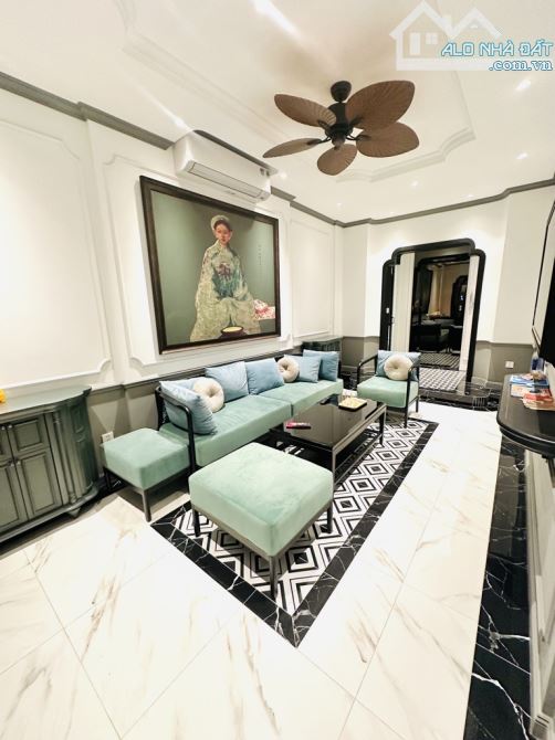 NHÀ ĐẸP PHỐ THỊNH LIỆT NGAY QUẬN UỶ   DT 50M2 -5 TẦNG. -THANG MÁY -NỘI THẤT SỊN XÒ   HÀNG