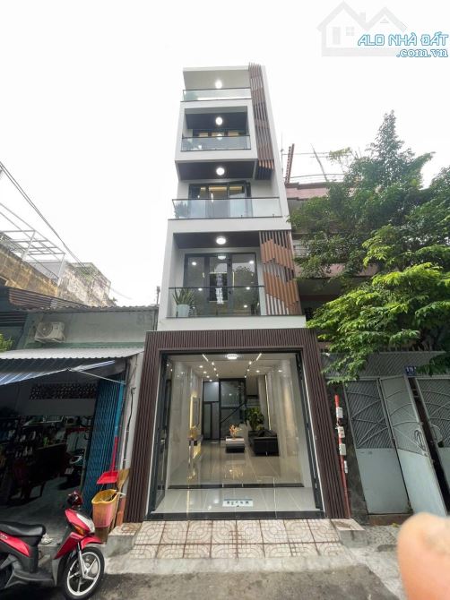 Nhà mặt tiền Trần Hưng Đạo 2 chiều gần An Bình, DT 4.1m x 17m, 5 tầng HĐT 50tr/tháng