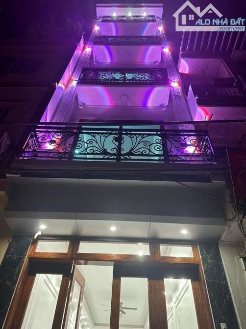 Bán nhà Phạm Văn Đồng, 36m2, phân lô, ô tô, nội thất chủ tặng,  nhỉnh 5tỷ.