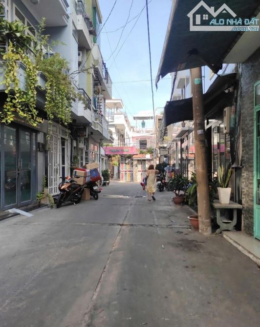 Nhà Trệt, 2 lầu, hẻm 4m Trường Chinh, 7.6x21m, giá 7.1 tỷ TL