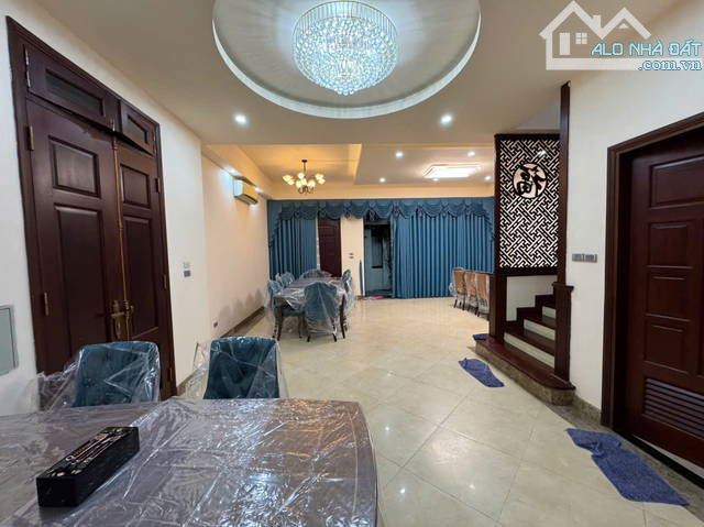 Biệt thự Trần Kim Xuyến - Cầu Giấy cực vip 153m2*4T 65tỷ