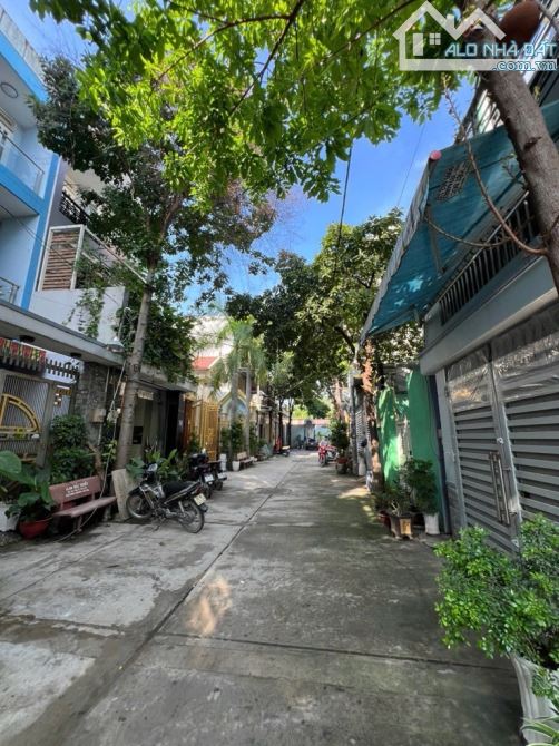 TÂN KỲ TÂN QUÝ GIÁP TÂN PHÚ NGAY NHÀ THỜ BÌNH THUẬN - 4x13 -3 TẦNG- ĐƯỜNG 8M