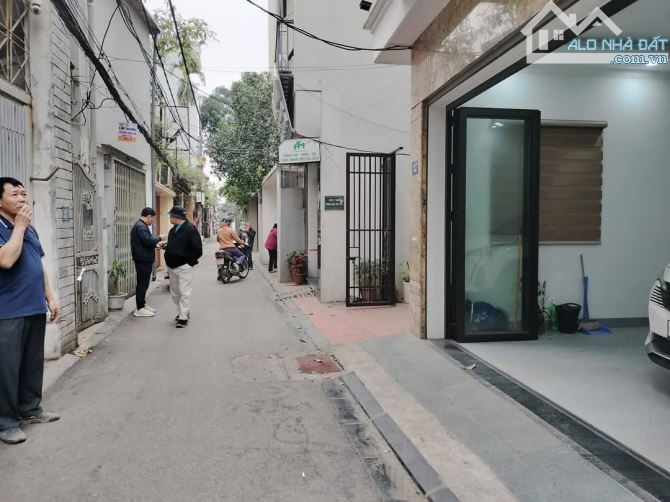 Bán Nhà Vị Trí Đẹp TT Phường Ngọc Thụy, LB DT: 51m2, 5 Tầng Thang Máy MT: 5m  GIÁ: 14.2 tỷ