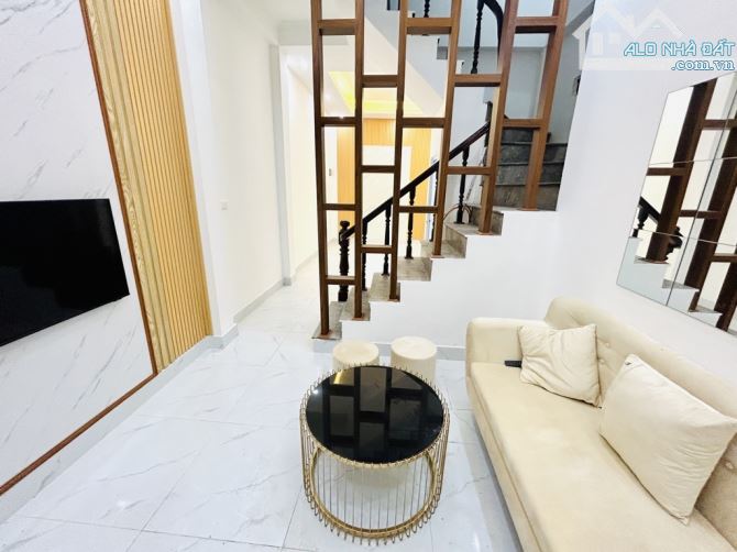BÁN NHÀ NGÕ NGÁCH RỘNG PHỐ ĐÀO TẤN, DT 29m2, XÂY 4 TẦNG , GIÁ CHÀO 7 TỶ.