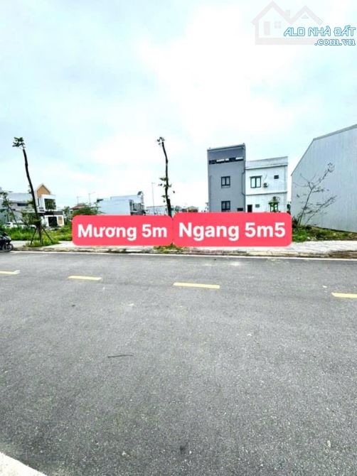 Mặt tiền Lê Mô Khởi khu vực 7 Hương Sơ kẹp đường nội bộ 4m