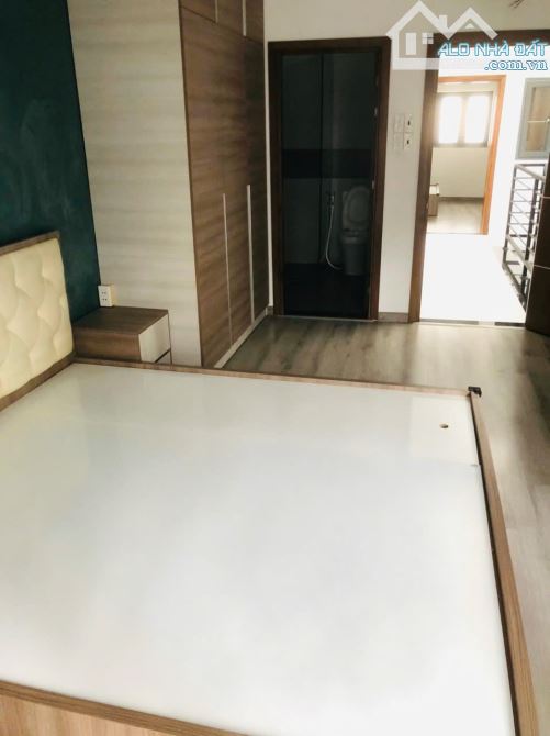 Nhà 3 tầng hẻm xe tải thông Đường Nguyễn Ảnh Thủ, DT: 4.5x20m, đang cho thuê 12tr/tháng