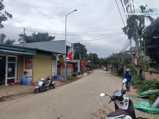 Cần Bán 180m mặt tiền 10m sát nhà máy in tiền xã phú cát và ga Metro