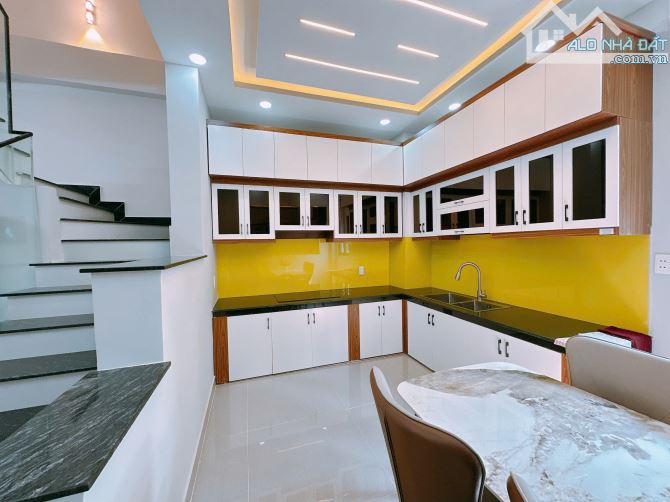 BÁN NHÀ HẺM XE HƠI ĐƯỜNG DƯƠNG CÁT LỢI THỊ TRẤN NHÀ BÈ - CÁCH PHÚ MỸ HƯNG CHỈ 3,9 PHÚT - 10