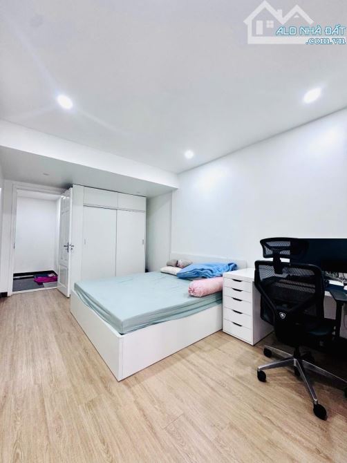 Giá Tốt! Tứ Liên, Tây Hồ - Đường Ô tô tránh - Kinh Doanh - 70M2 - 5 Tầng - 5,4M MT- Giá 18 - 10