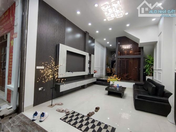Bán Gấp Nhà Ngõ Ô Tô Ngay Chợ Bông Đỏ Quang Trung 45m2 5 Tầng Có Thang Máy Nội Thất Đẹp - 1