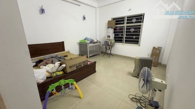 Nhà ngay phố đường tàu Lê Duẩn, vài bước ra đường ô tô, chỗ đỗ xe ngày/đêm, 30m2, hơn 5 tỷ - 1