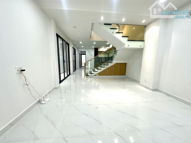 Bán nhà mới, Phường Tân Kiểng. 100m2 - ngang 5m - mặt tiền nhựa 8m - 1