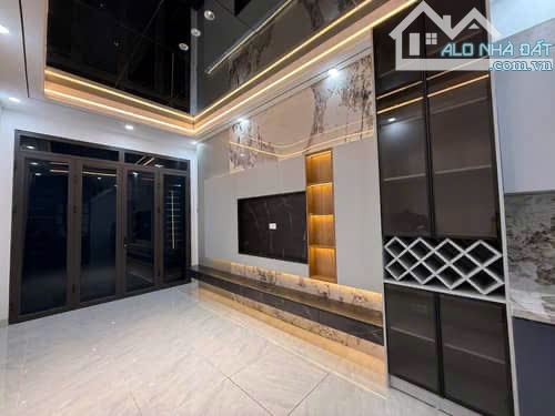Bán nhà Thịnh Quang, Đống Đa, Hà Nội. DT 37m2, xây 4 tầng, full nội thất. Giá nhỉnh 7 tỷ - 1