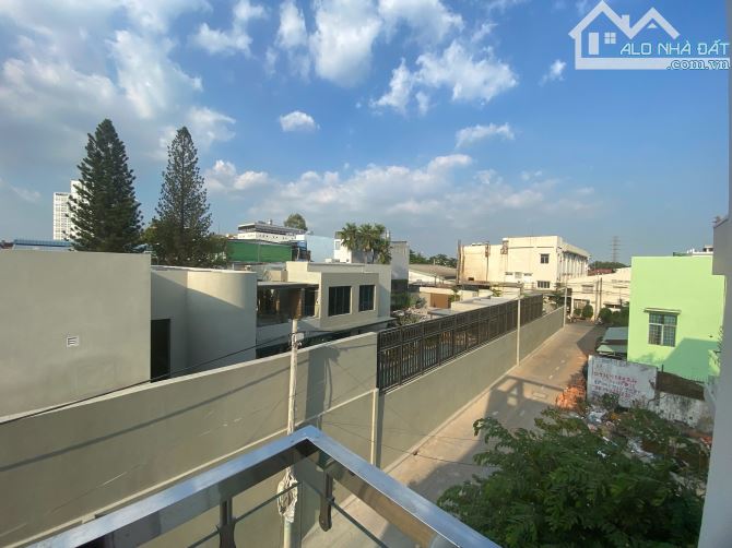 Bán nhà kiến thiết Hiệp Phú, 1T2L tum + sân thượng. 7.7 tỷ - 1