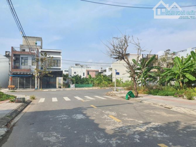Bán nhanh lô góc 2 mặt tiền đường nhựa 13m5 ngay Trung Tâm thị trấn nam phước - 1