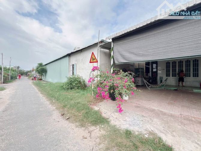 Căn nhà siêu rộng 187m2 cần bán ở đường Nguyễn Thị Nị , Phước Hiệp Sổ hồng riêng giá 685tr - 1