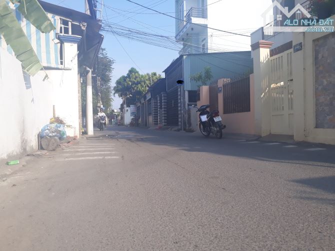 Nhà mặt tiền kinh doanh đường 359 PLB quận 9 8tỷ/113 m2. - 1