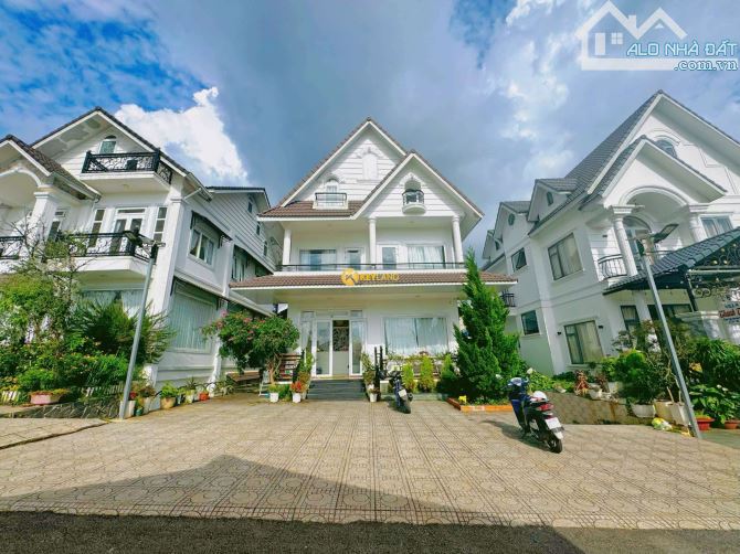 BÁN VILLA ĐƯỜNG MAI ANH ĐÀO NGAY THUNG LŨNG TÌNH YÊU ĐANG CHO THUÊ SẴN NGUỒN THU - 1