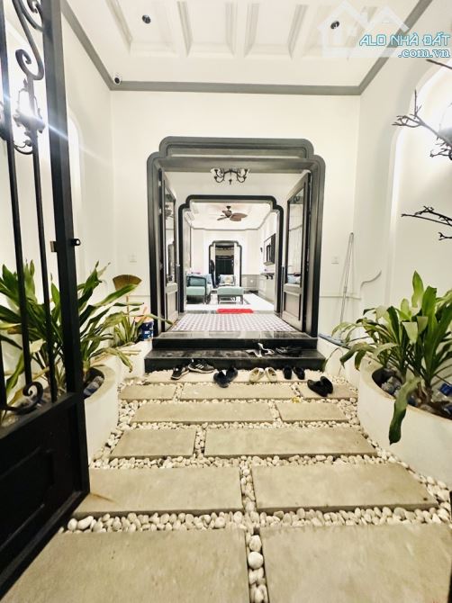 NHÀ ĐẸP PHỐ THỊNH LIỆT NGAY QUẬN UỶ   DT 50M2 -5 TẦNG. -THANG MÁY -NỘI THẤT SỊN XÒ   HÀNG - 1