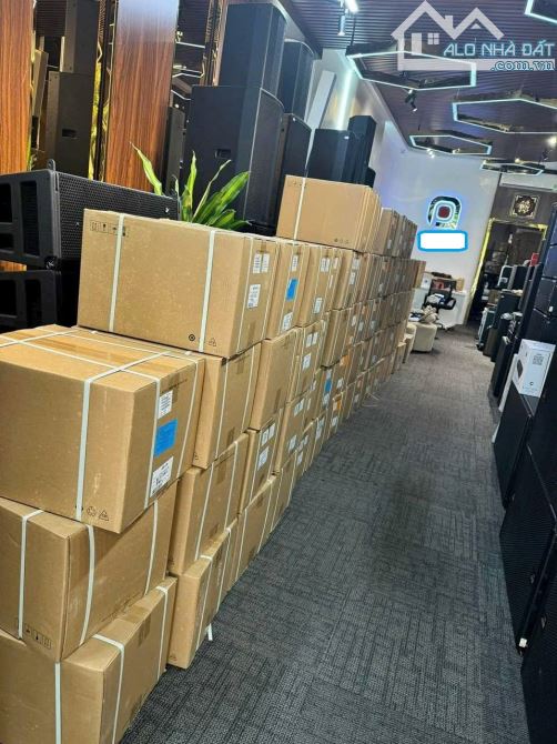 Bán nhà mặt phố Đại La, Hai Bà Trưng, 2 thoáng, vỉa hè đá bóng 5 tầng 76m2 giá 43 tỷ